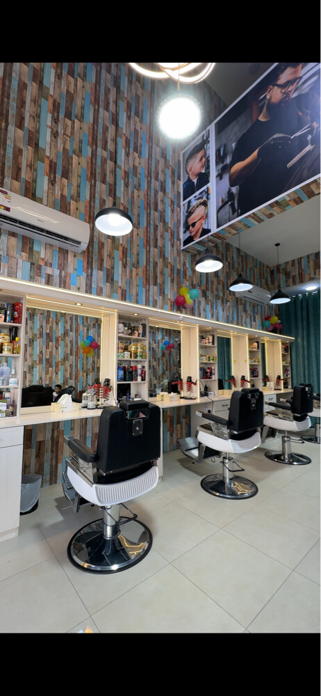 Mens Salon for Sale With CR/Staff - 5