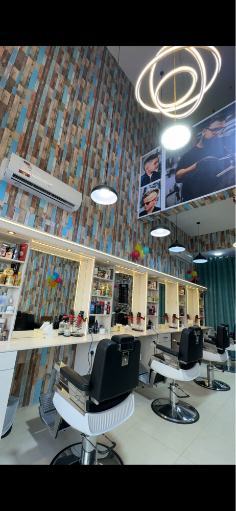 Mens Salon for Sale With CR/Staff - 8