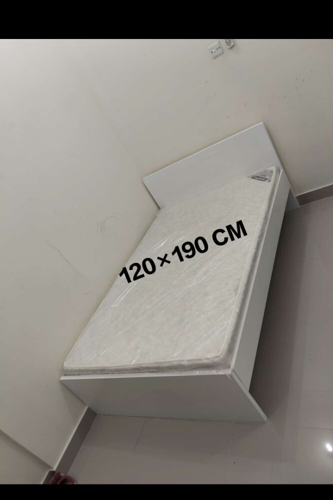 Double bed, single bed available - 20