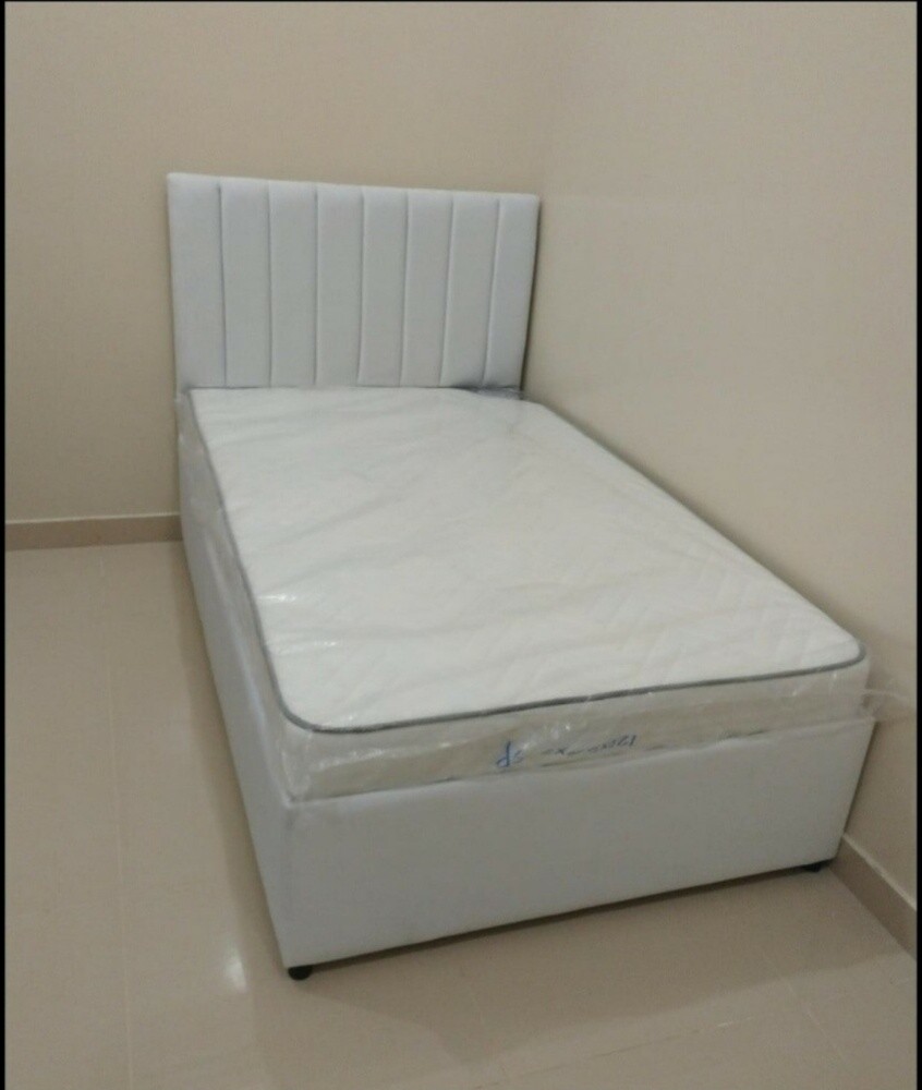 سرير مزدوج مع مرتبة للبيع - 2