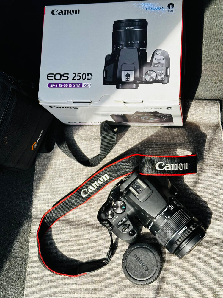 CANON EOS 250D  - 3