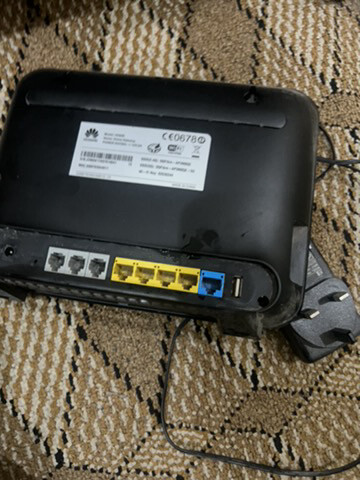 router and charger  - 3