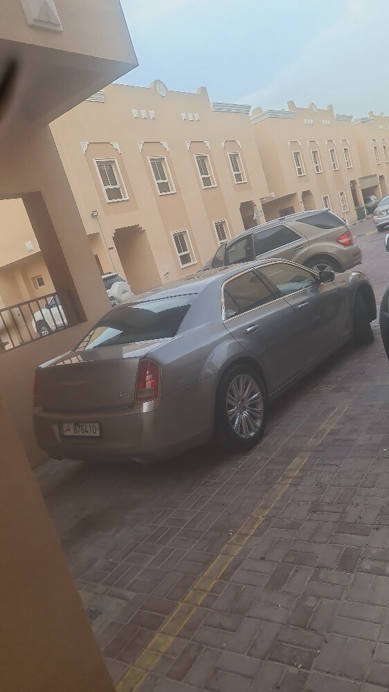 كرايسلر للبيع سي ٣٠٠ - 9