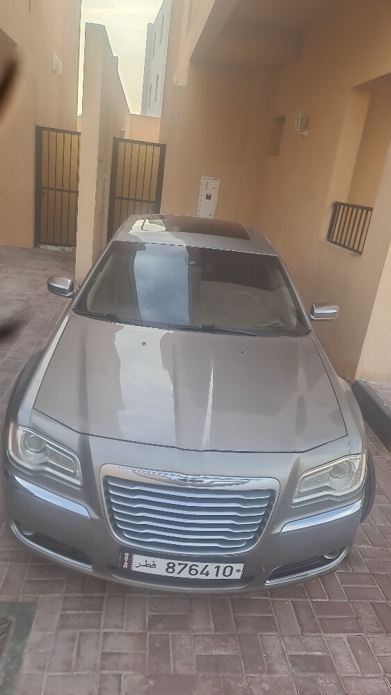 كرايسلر للبيع سي ٣٠٠ - 8