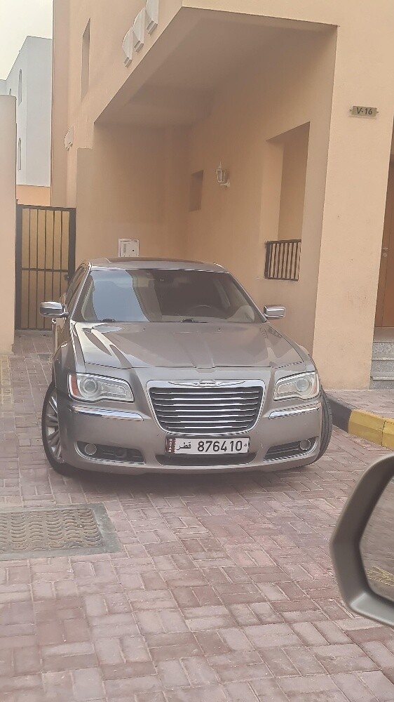 كرايسلر للبيع سي ٣٠٠ - 6
