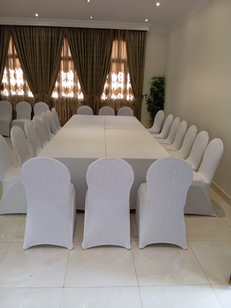 طاولات وكراسي وتغطيه ستائر وسجاد - 2