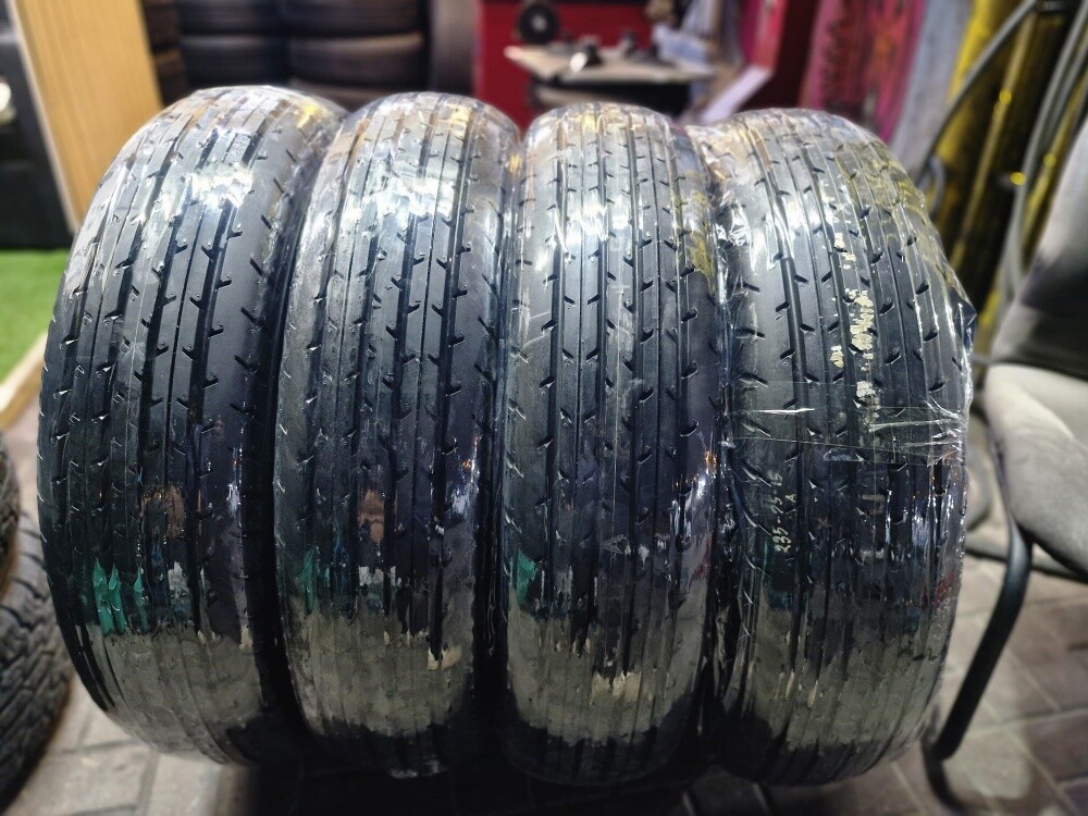 235/95/15"Dunlop tyre - 4