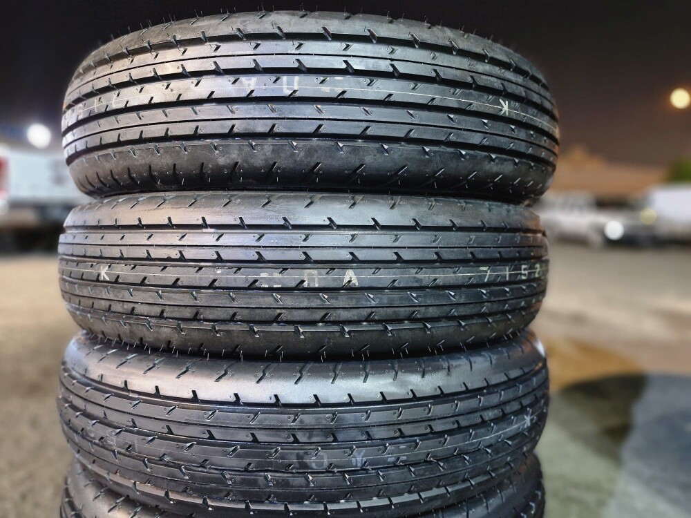 235/95/15"Dunlop tyre - 1