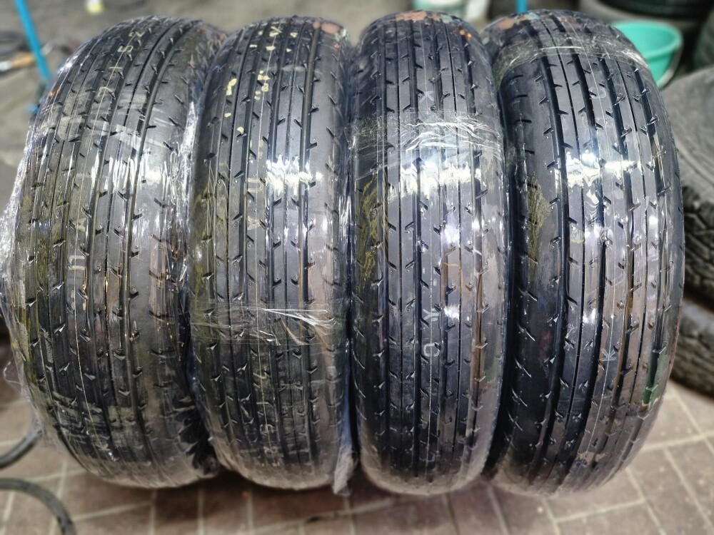 235/95/15"Dunlop tyre - 3