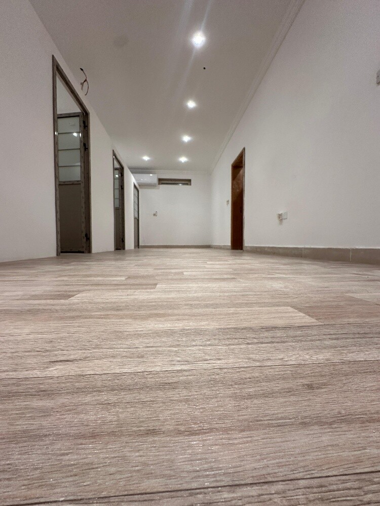 High-quality vinyl flooring. - 2