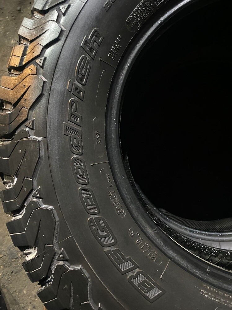285/70/17" Bfgoodrich brand USA - 4