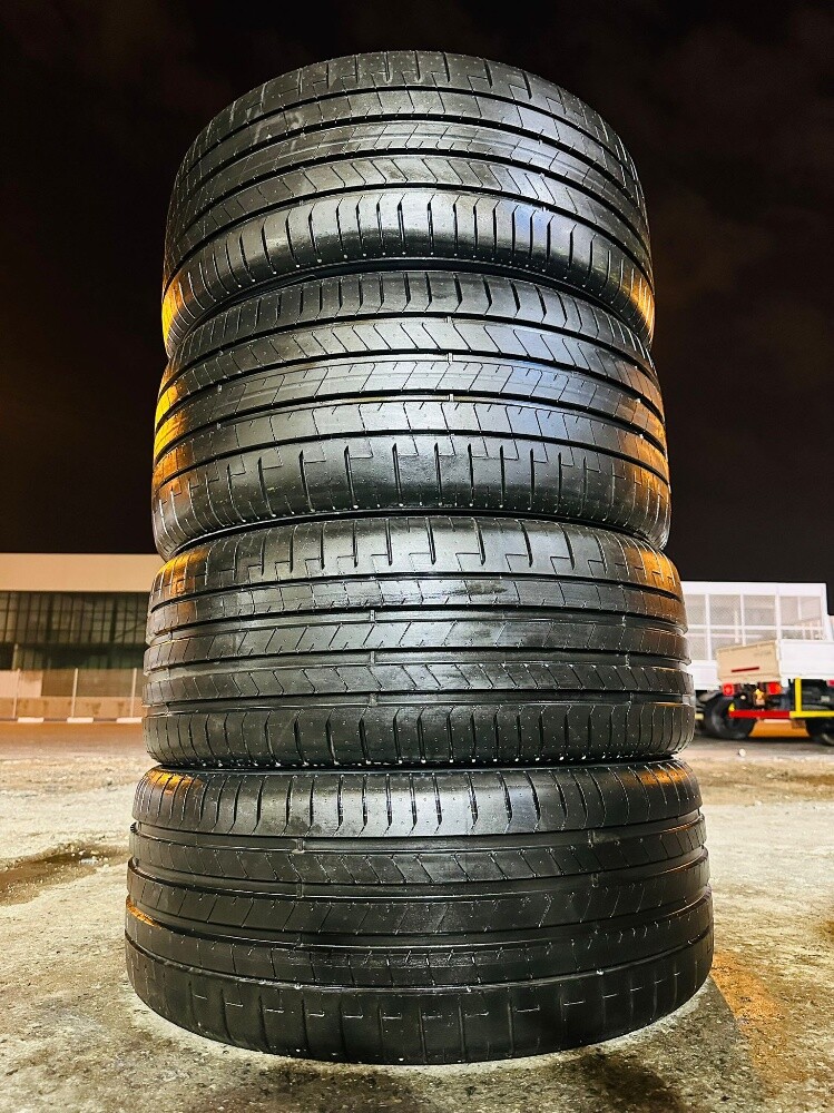 265/40/22 Front, 295/35/22 Back - 1