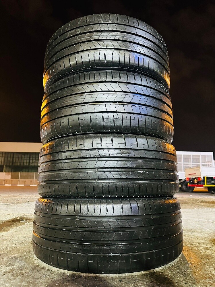 265/40/22 Front, 295/35/22 Back - 12