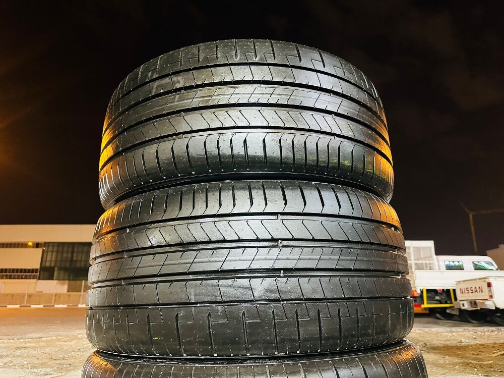 265/40/22 Front, 295/35/22 Back - 8