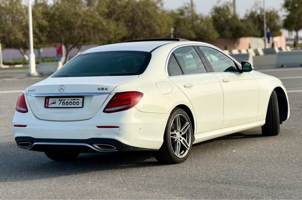 Mercedes E200 AMG 2017 — photo 7 for sale in Qatar