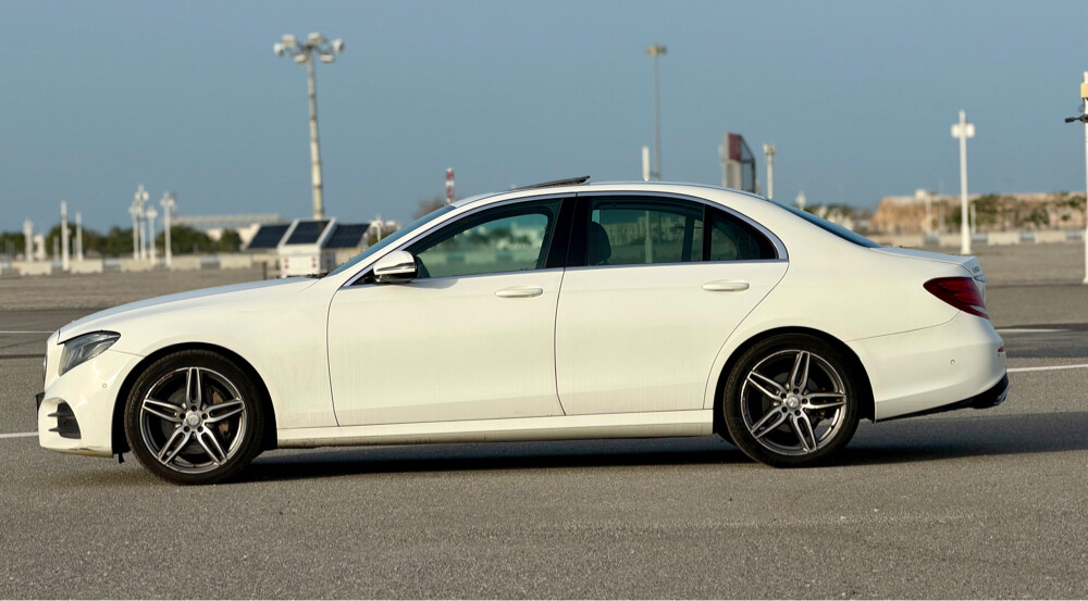 Mercedes E200 AMG 2017 — photo 6 for sale in Qatar