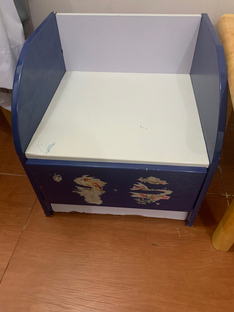 Two Single Beds with a Wardrobe - 5