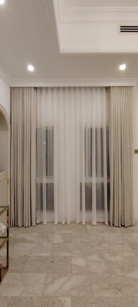 I make curtains, I work with curt - 5