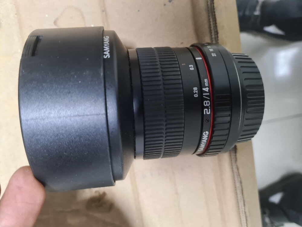 canon 14mm manual lens & flash - 1