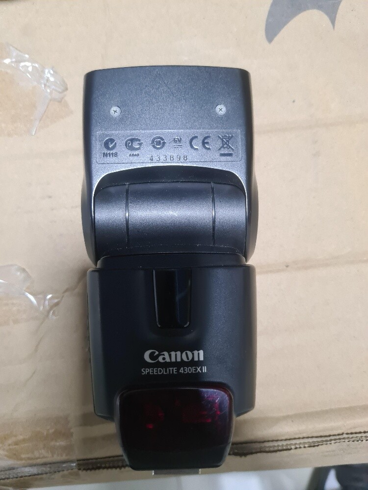 canon 14mm manual lens & flash - 4