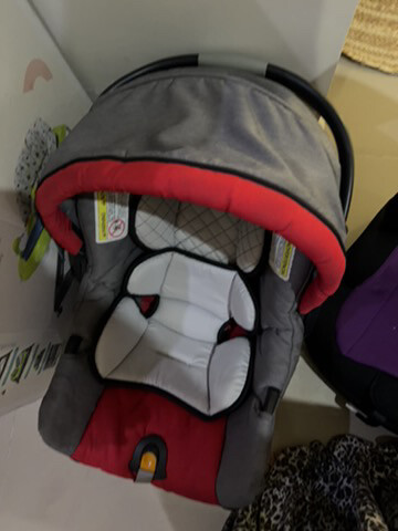 Chicco car seat - 2