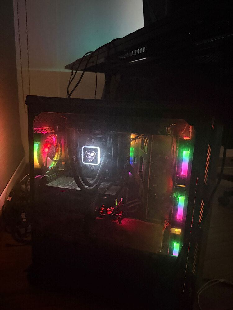 gaming pc and monitor  - 4