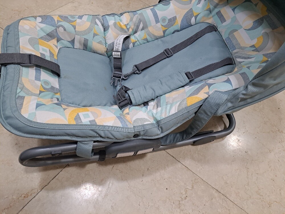 rocking chair excellent condition - 3