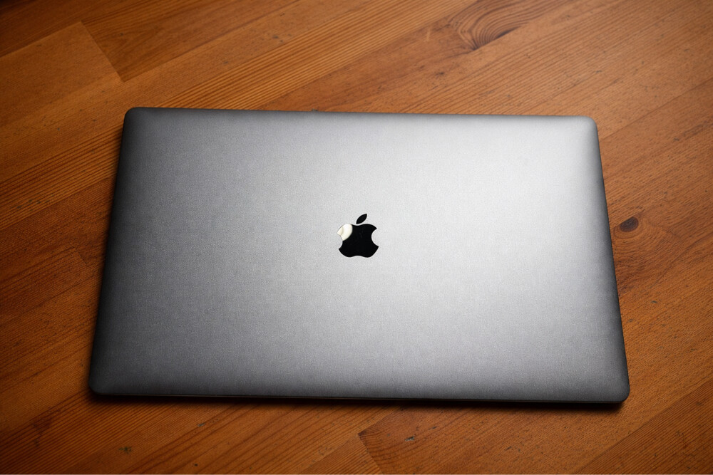 MacBook Pro 15-inch (2016) - 1