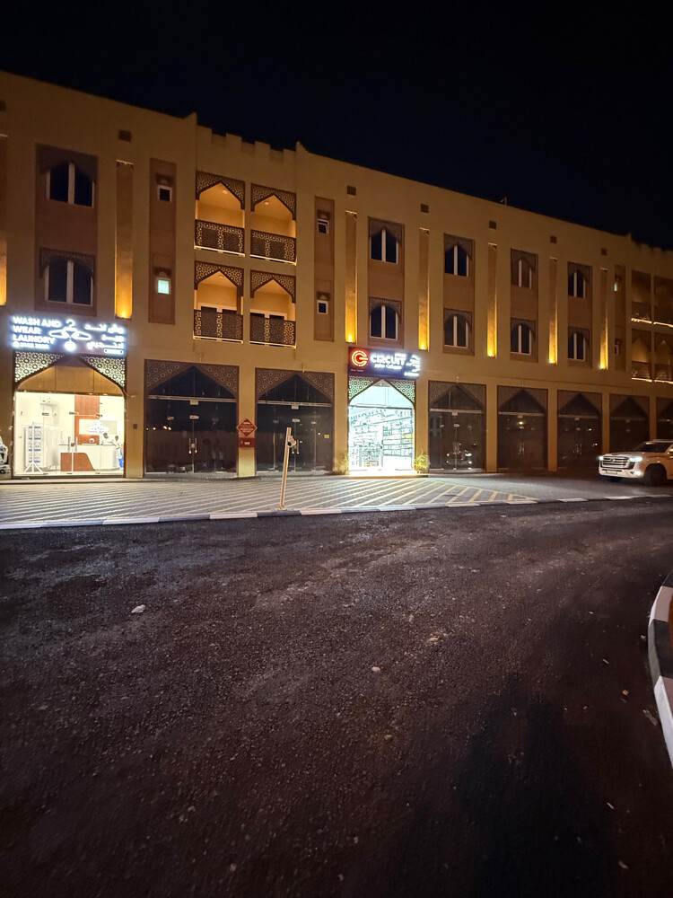محلات للايجار امام نادي الغرافة - 2