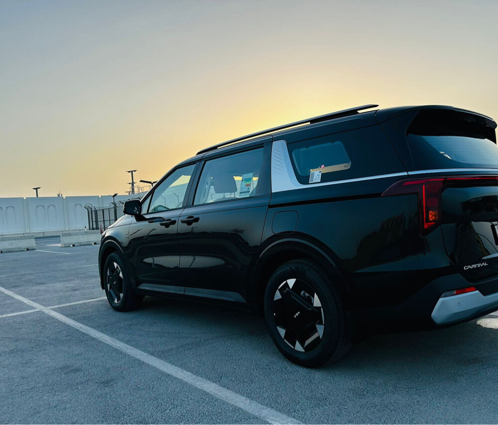 Brand new Kia Carnival - 1