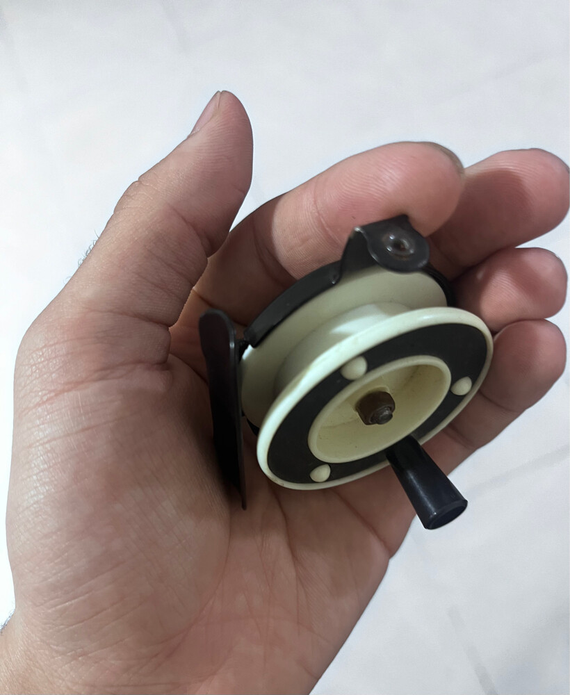 river fishing reel  - 1