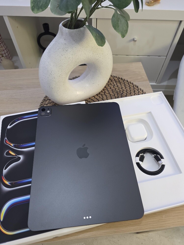 13" iPad Pro M5 16/1TB Wifi Black - 1