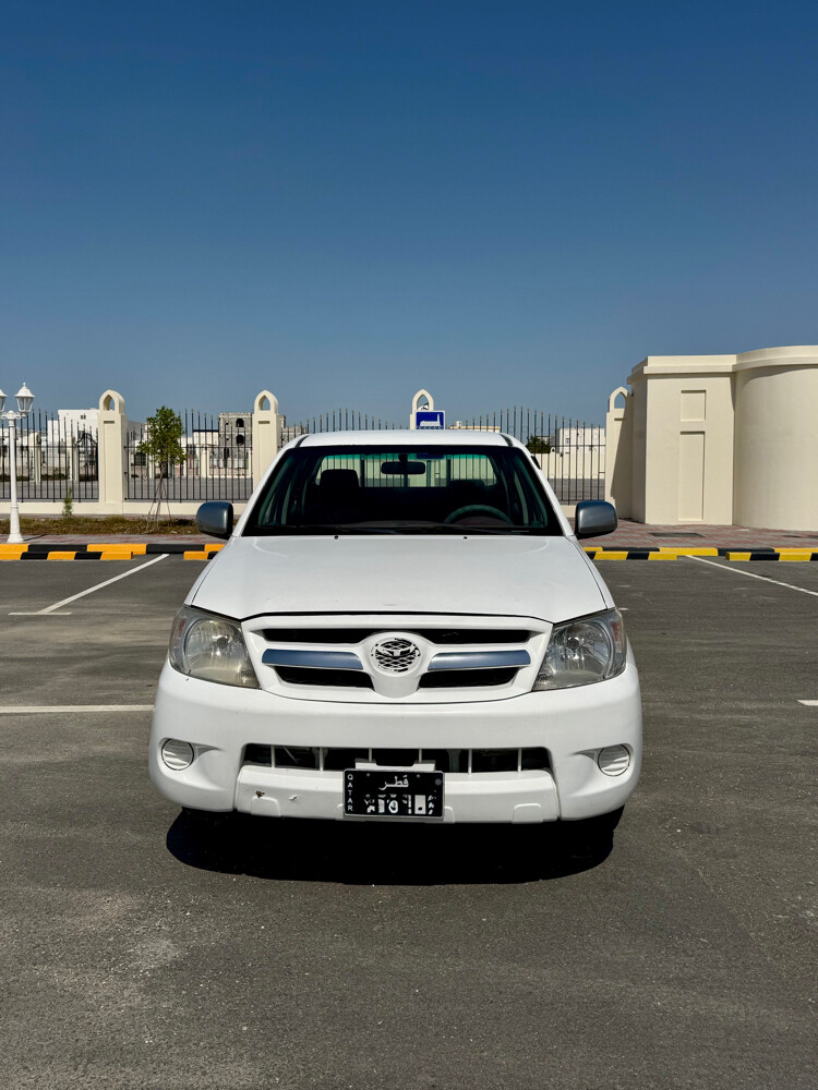 TOYOTA HILLUX *2.7*2006 — photo 1 for sale in Qatar