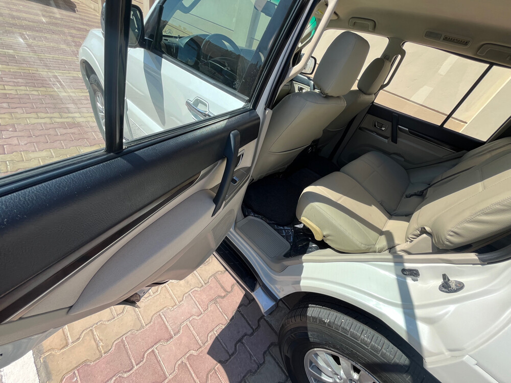 Mitsubishi Pajero 2014 — photo 11 for sale in Qatar