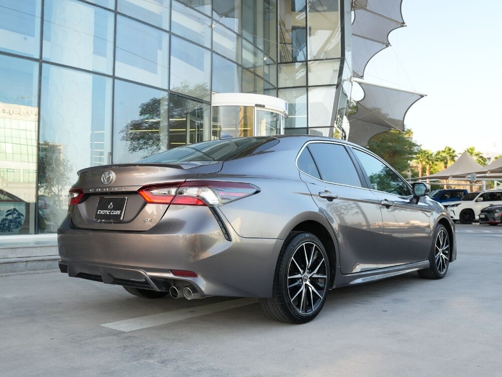 Toyota Camry SE 2023 — photo 15 for sale in Qatar