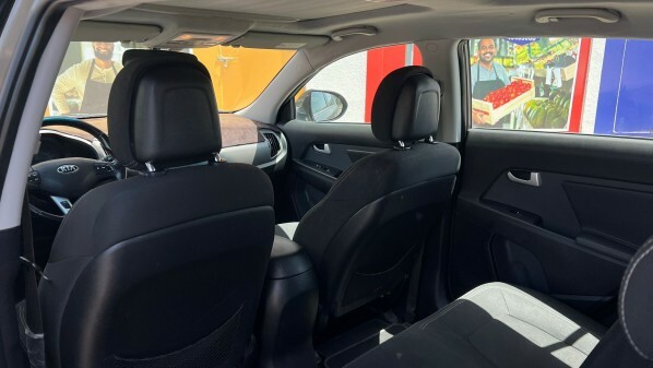 2015 Kia Sportage 2.0L EX — photo 12 for sale in Qatar