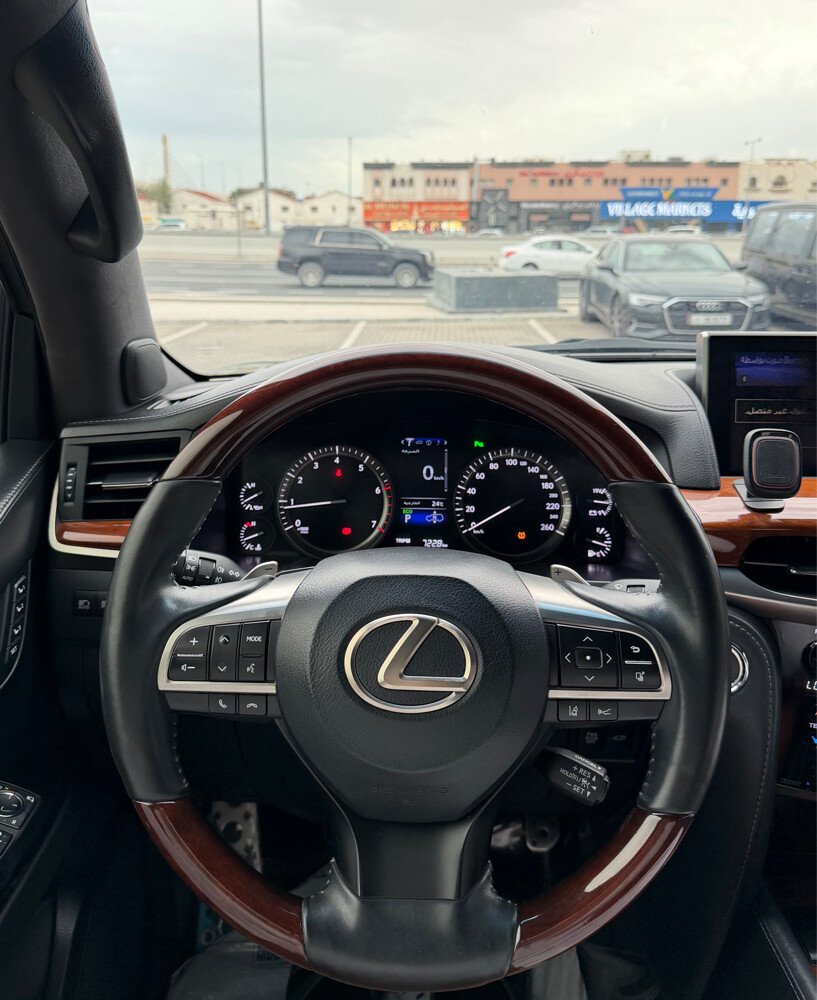 Lexus 2018 — photo 7 for sale in Qatar