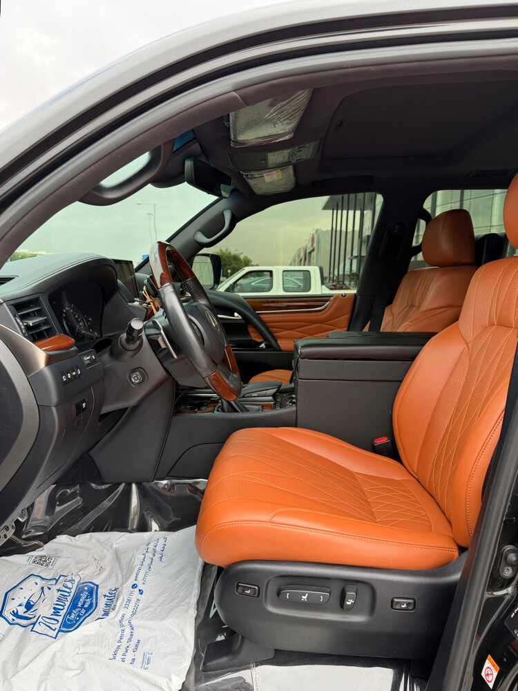 Lexus 2018 — photo 2 for sale in Qatar