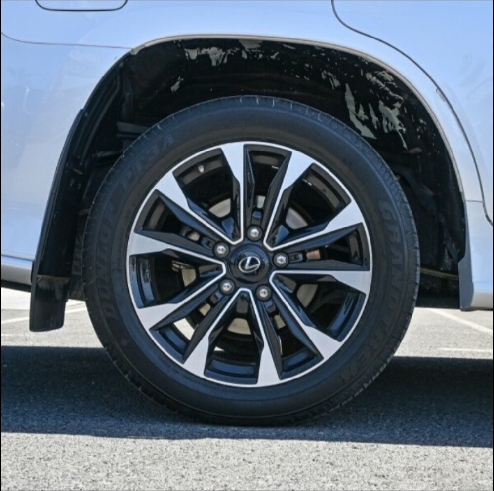 Lexus black edition 570s — photo 5 for sale in Qatar