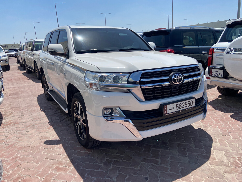 VXR 2021 White — photo 2 for sale in Qatar