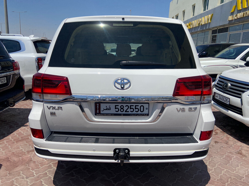 VXR 2021 White — photo 3 for sale in Qatar