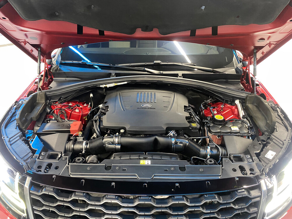 VELAR SE V6 — photo 9 for sale in Qatar