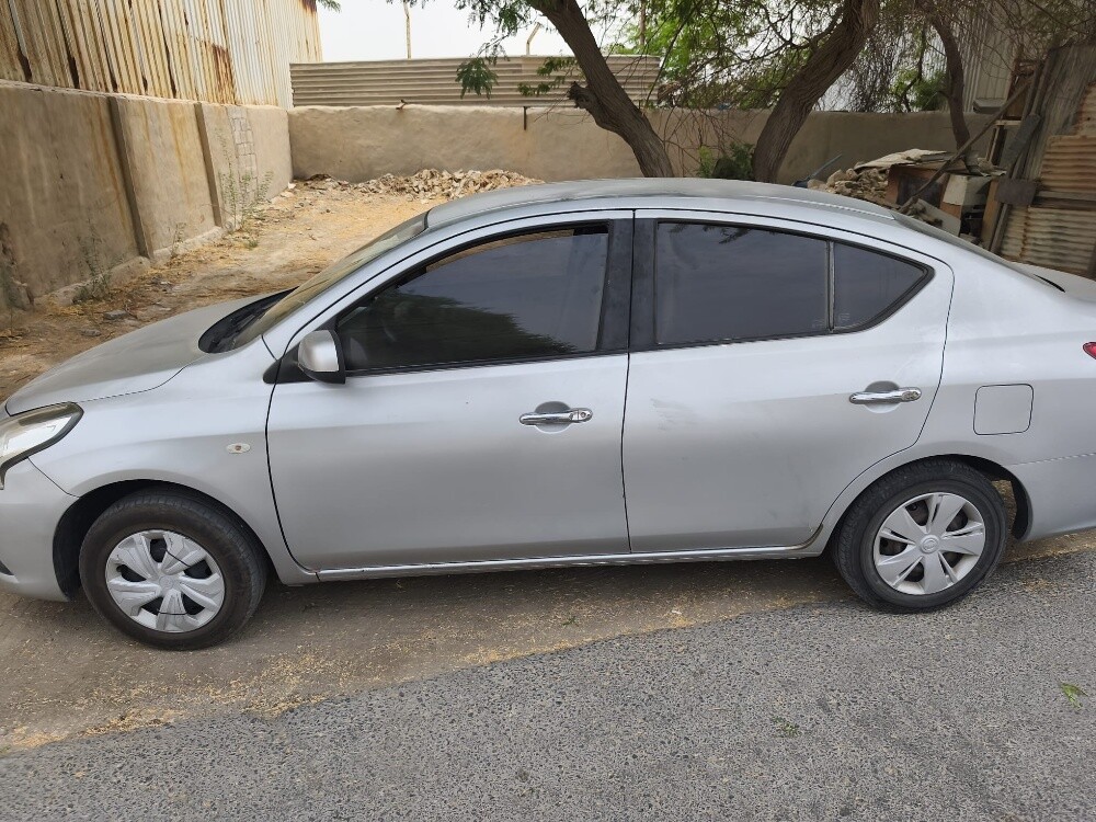 nissan sunny 2017 — photo 3 for sale in Qatar