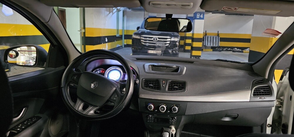 Renault Fluence 2013 — photo 7 for sale in Qatar