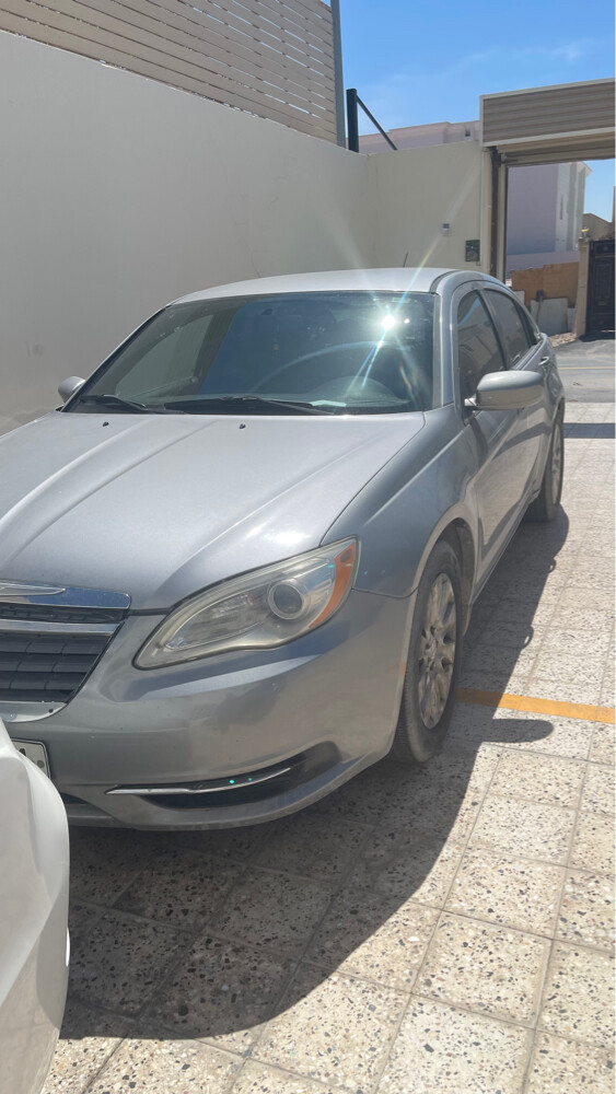Chrysler 200 low mileage — photo 4 for sale in Qatar