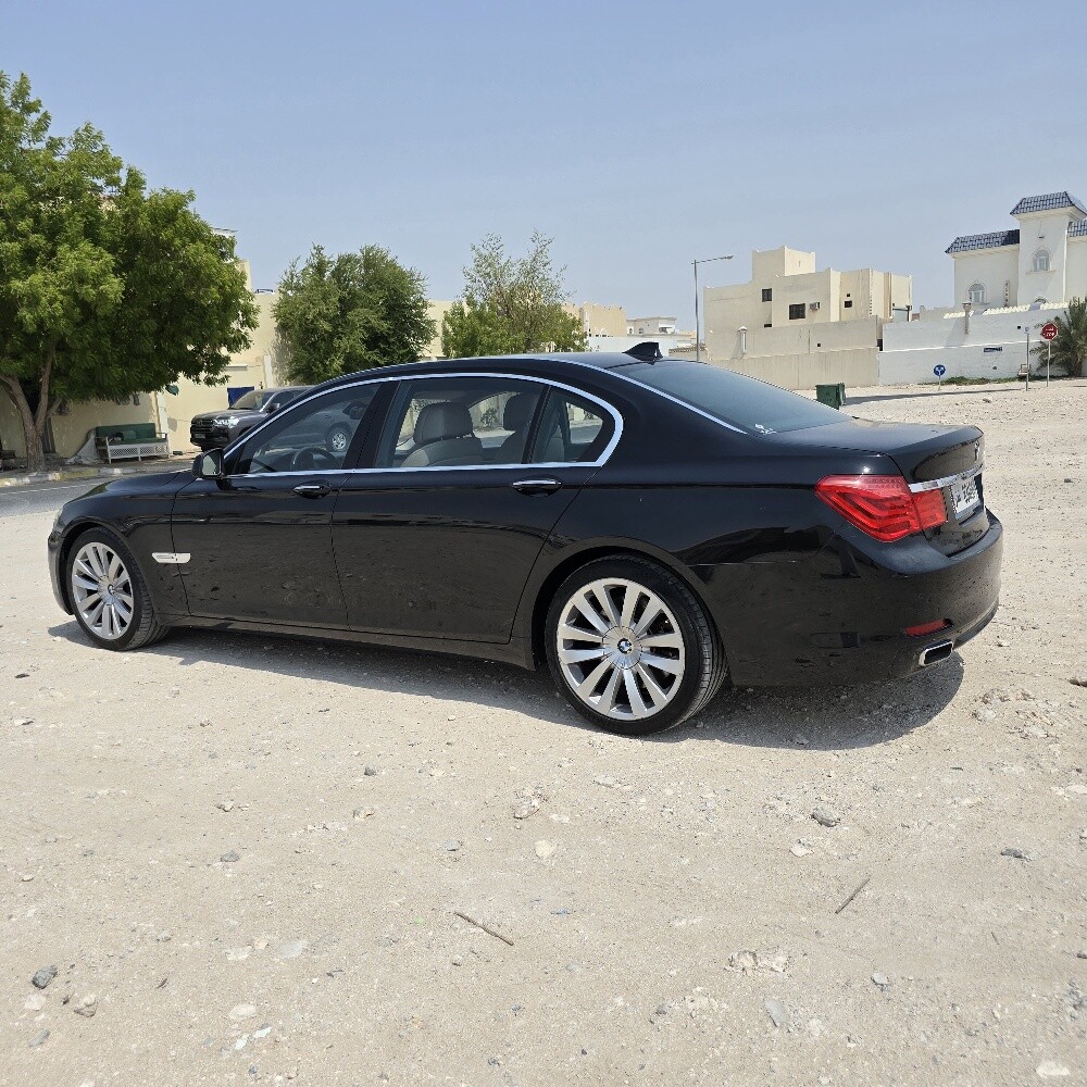 Low mileage BMW — photo 3 for sale in Qatar