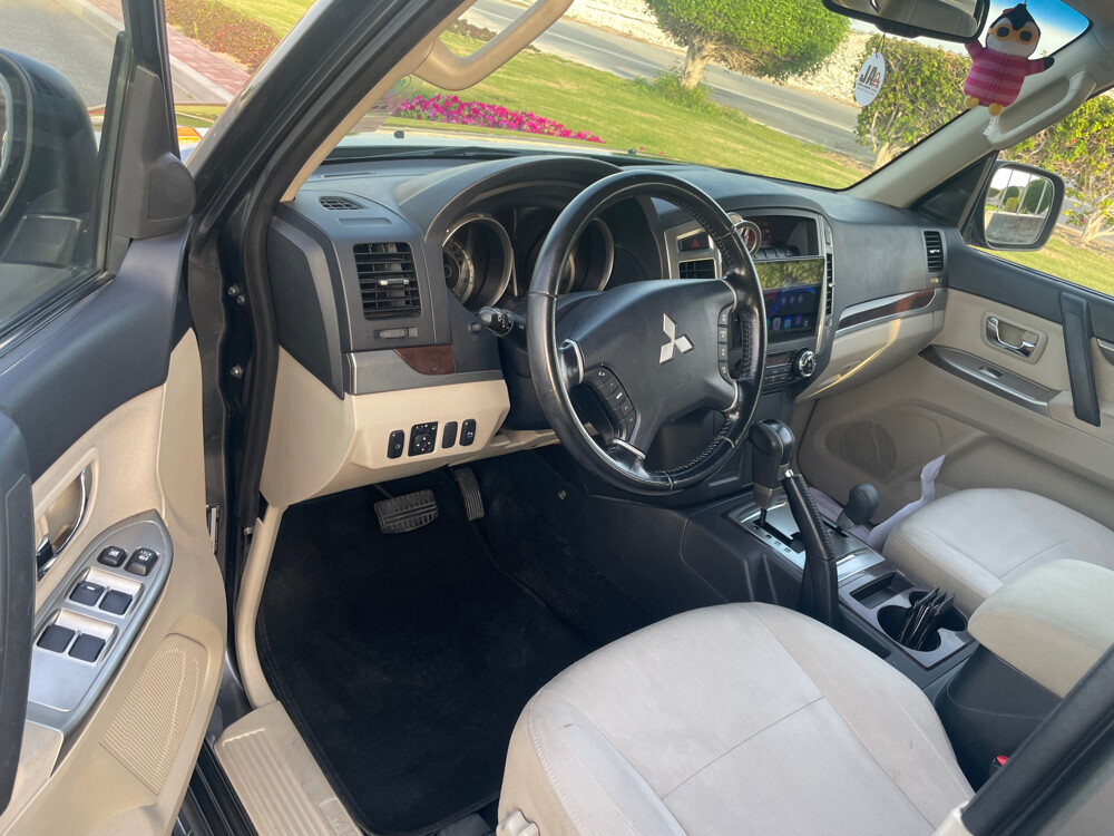 Pajero,2015,102000km,full insur — photo 4 for sale in Qatar