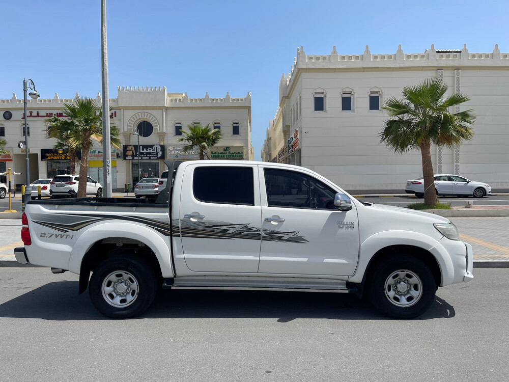 Toyota hilux 4x4 — photo 14 for sale in Qatar