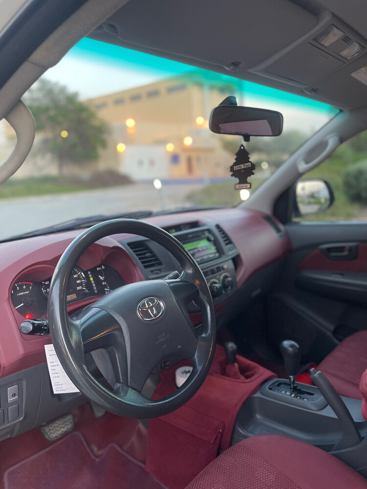Toyota hilux 4x4 — photo 9 for sale in Qatar