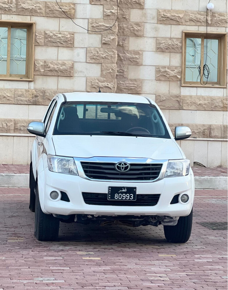 hillex 2014 4x4 automatic — photo 2 for sale in Qatar